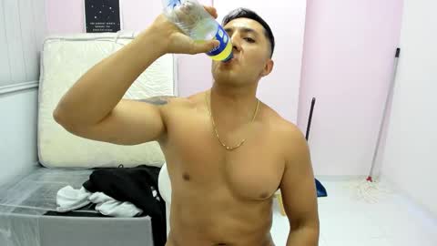 Snapshot of jacobiwalker chatting on 10/13/25, 10:32 jacobiwalker online show from 10/13/25, 10:32