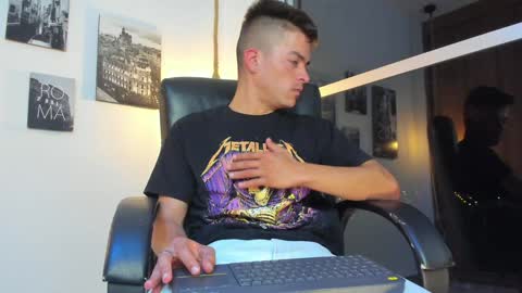 Snapshot of jacobstones_ chatting on 01/20/25, 05:48 JACOB STONES online show from 01/20/25, 05:48