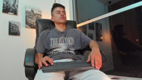 Snapshot of jacobstones_ chatting on 01/22/25, 06:31 JACOB STONES online show from 01/22/25, 06:31