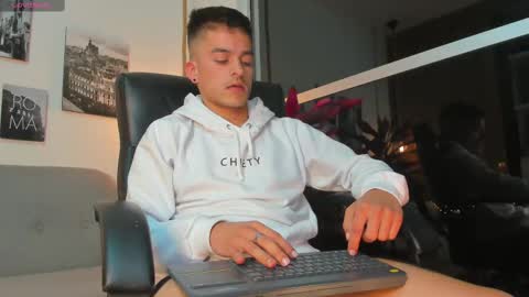 Snapshot of jacobstones_ chatting on 02/09/25, 06:54 JACOB STONES online show from 02/09/25, 06:54