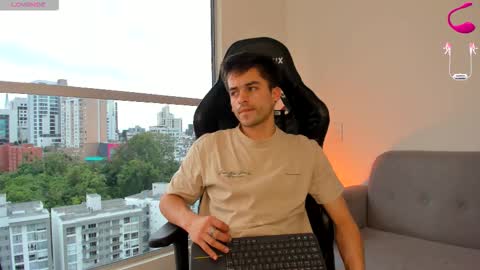 Snapshot of jacobstones_ chatting on 10/31/25, 08:21 JACOB STONES online show from 10/31/25, 08:21