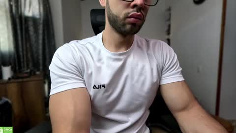 Snapshot of jacobt77 chatting on 01/12/25, 03:57 Jacob online show from 01/12/25, 03:57