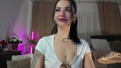 Snapshot of jacquelinehex chatting on 03/25/26, 03:01 Jacqueline online show from 03/25/26, 03:01