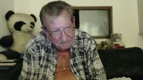 Snapshot of jacques_de_france chatting on 12/21/24, 01:58 Jacques online show from 12/21/24, 01:58