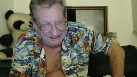 Snapshot of jacques_de_france chatting on 12/22/24, 04:39 Jacques online show from 12/22/24, 04:39