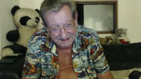 Snapshot of jacques_de_france chatting on 01/05/25, 03:43 Jacques online show from 01/05/25, 03:43