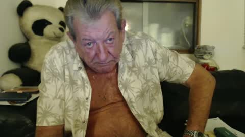 Snapshot of jacques_de_france chatting on 02/15/25, 04:58 Jacques online show from 02/15/25, 04:58