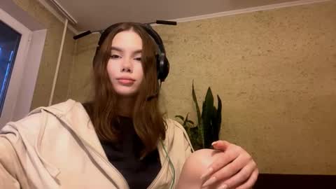 Adeline online show from 10/17/25, 12:30