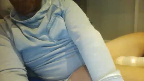 Snapshot of jacuzzi90 chatting on 11/26/25, 04:41 jacuzzi90 online show from 11/26/25, 04:41