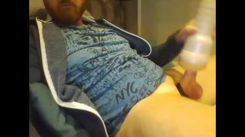 Snapshot of jacuzzi90 chatting on 12/19/25, 04:36 jacuzzi90 online show from 12/19/25, 04:36