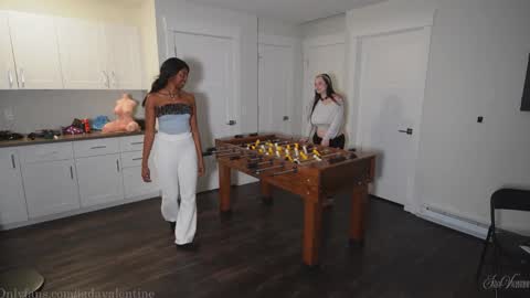 Snapshot of jada_valentine chatting on 11/11/25, 01:44 Jada online show from 11/11/25, 01:44