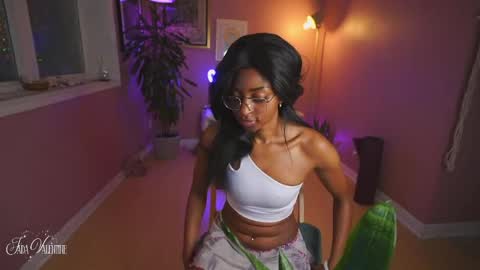 Snapshot of jada_valentine chatting on 03/23/26, 12:03 Jada online show from 03/23/26, 12:03