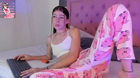 Jade  online show from 01/28/25, 09:19