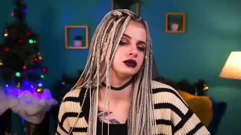 Snapshot of jade_castle chatting on 12/15/24, 04:18 jade_castle online show from 12/15/24, 04:18