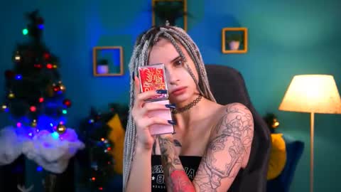 Snapshot of jade_castle chatting on 12/18/24, 02:10 jade_castle online show from 12/18/24, 02:10