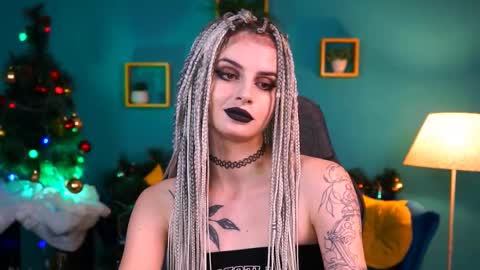 Snapshot of jade_castle chatting on 12/18/24, 05:15 jade_castle online show from 12/18/24, 05:15