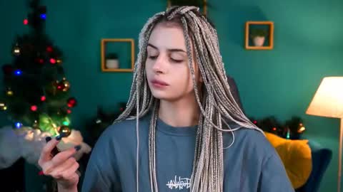 Snapshot of jade_castle chatting on 12/19/24, 12:13 jade_castle online show from 12/19/24, 12:13