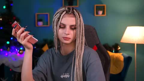 Snapshot of jade_castle chatting on 12/21/24, 04:09 jade_castle online show from 12/21/24, 04:09