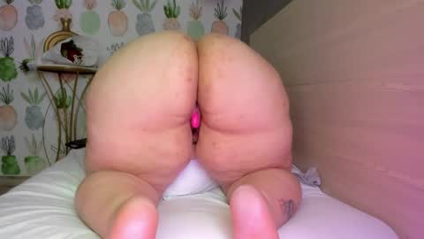 jade_cruz20 online show from 01/17/25, 05:30