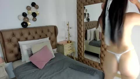 jade esmeralda online show from 10/10/25, 07:57