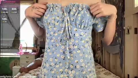 Snapshot of jade_margot chatting on 04/05/26, 09:12 Jade Margot online show from 04/05/26, 09:12