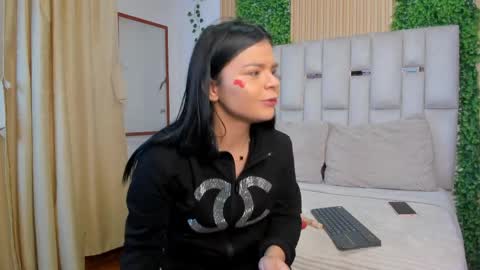 Snapshot of jade_nm chatting on 04/08/26, 12:38 ade online show from 04/08/26, 12:38