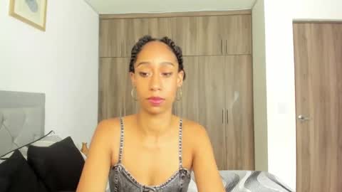 Jade smile online show from 09/17/25, 04:19