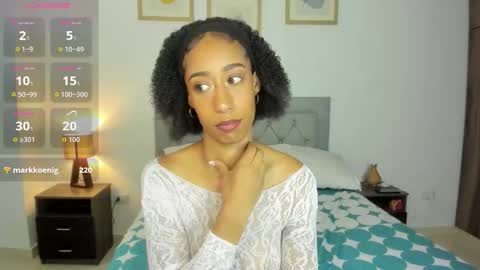 Snapshot of jade_obi chatting on 12/17/25, 02:45 Jade smile online show from 12/17/25, 02:45