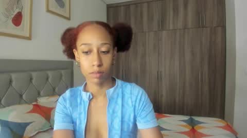 Snapshot of jade_obi chatting on 01/10/26, 03:03 Jade smile online show from 01/10/26, 03:03