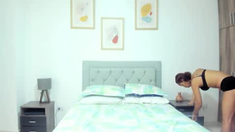 Snapshot of jade_obi chatting on 02/17/26, 05:08 Jade smile online show from 02/17/26, 05:08