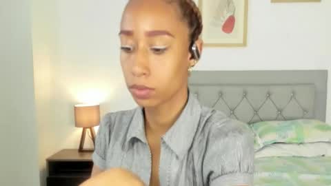 Snapshot of jade_obi chatting on 02/23/26, 03:53 Jade smile online show from 02/23/26, 03:53