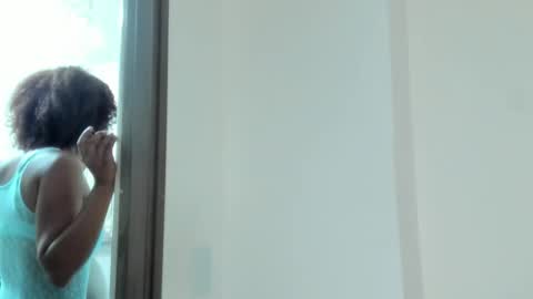 Snapshot of jade_obi chatting on 02/27/26, 01:00 Jade smile online show from 02/27/26, 01:00