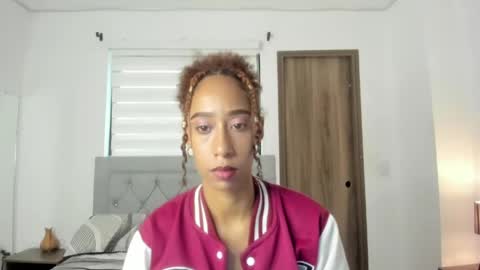 Snapshot of jade_obi chatting on 04/15/26, 12:34 Jade smile online show from 04/15/26, 12:34