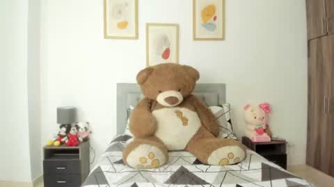 Snapshot of jade_obi chatting on 07/06/26, 03:03 Jade smile online show from 07/06/26, 03:03