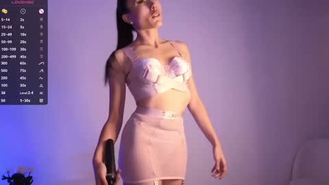 Snapshot of jade_paris chatting on 10/05/25, 11:41 Jade Paris online show from 10/05/25, 11:41