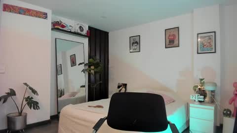 Jade  independent model online show from 05/04/26, 12:45