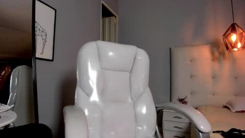 Snapshot of jade_scarllet chatting on 12/17/24, 08:34 karlla scarlet online show from 12/17/24, 08:34