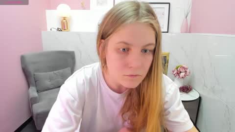 Snapshot of jade_soft chatting on 01/08/25, 11:52 Jade online show from 01/08/25, 11:52