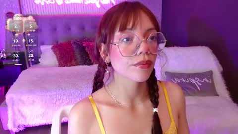 Snapshot of jade_storm_ chatting on 11/28/25, 09:28 JADE online show from 11/28/25, 09:28