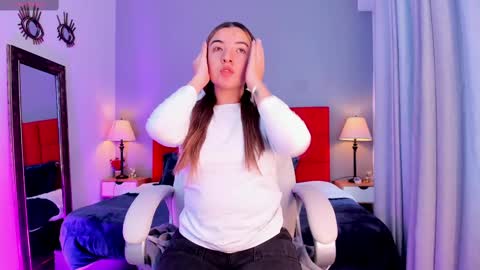 Snapshot of jade_vela chatting on 10/15/25, 07:47 jade_vela online show from 10/15/25, 07:47