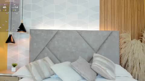 Snapshot of jade_whisper chatting on 10/21/25, 02:01 Alanis Cooper online show from 10/21/25, 02:01