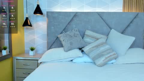 Snapshot of jade_whisper chatting on 11/20/25, 01:28 Alanis Cooper online show from 11/20/25, 01:28