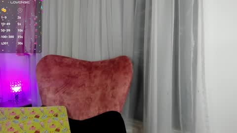 jade white  online show from 01/14/25, 12:45