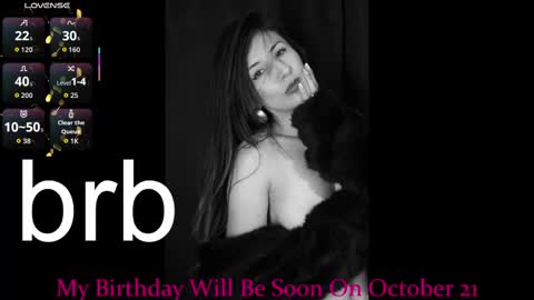 jade white  online show from 09/30/25, 12:54