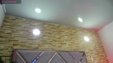 Snapshot of jade_white_ chatting on 01/19/26, 01:04 jade white online show from 01/19/26, 01:04