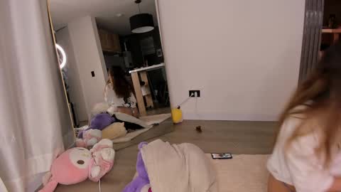 Snapshot of jade_ws chatting on 12/05/24, 03:15 Jade online show from 12/05/24, 03:15