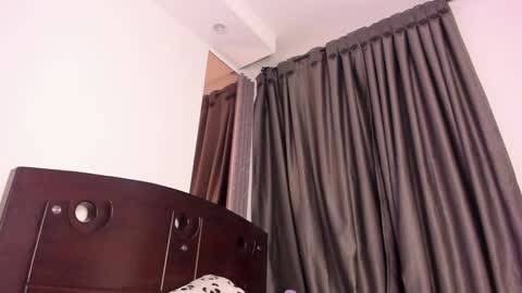 Snapshot of jade_ws chatting on 01/17/25, 03:23 Jade online show from 01/17/25, 03:23