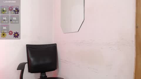 Snapshot of jadeadamsxx chatting on 12/28/24, 11:05 Jadeadamsxx online show from 12/28/24, 11:05