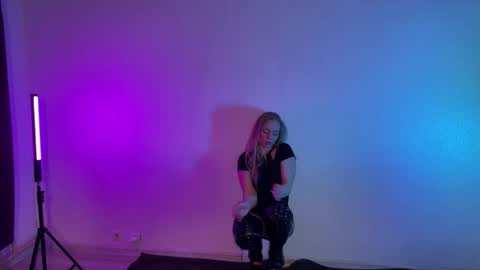 Snapshot of jadebabybloom chatting on 11/14/25, 08:51 bbbloom online show from 11/14/25, 08:51