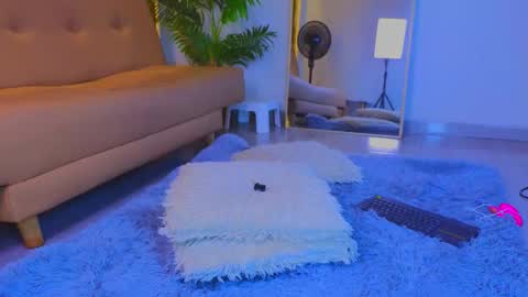 jadee__ online show from 01/08/26, 01:52